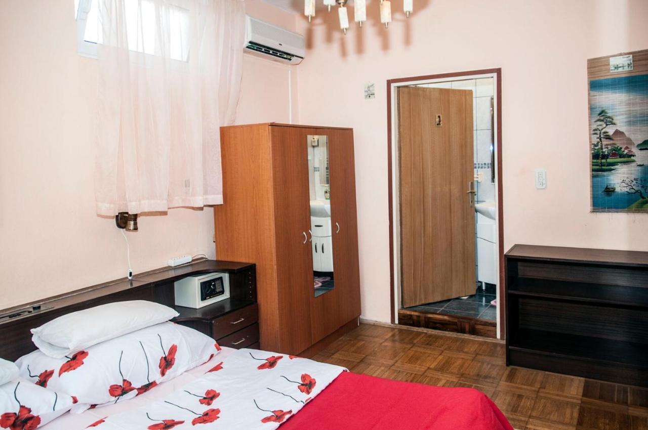 Apartment Roza โตรกีร์ ภายนอก รูปภาพ